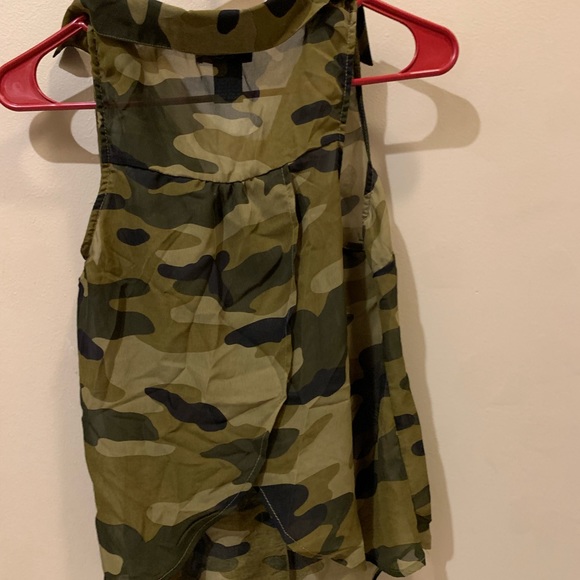 Sheer camo button down tank top - Picture 3 of 5